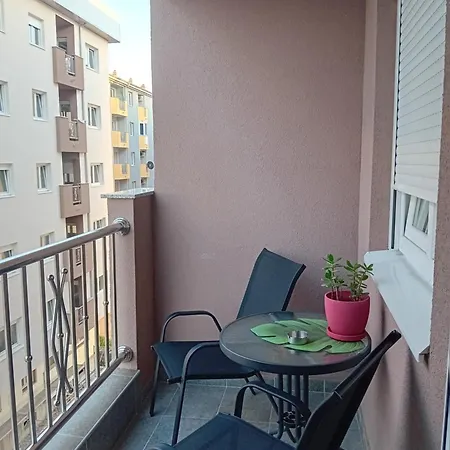 Apartment Skyline *
